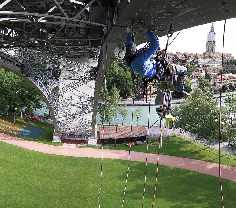 Seilarbeiten an der Kirchenfeldbrücke in Bern 